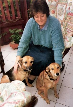 Juilie with Tammy (left) and Cindy (right)